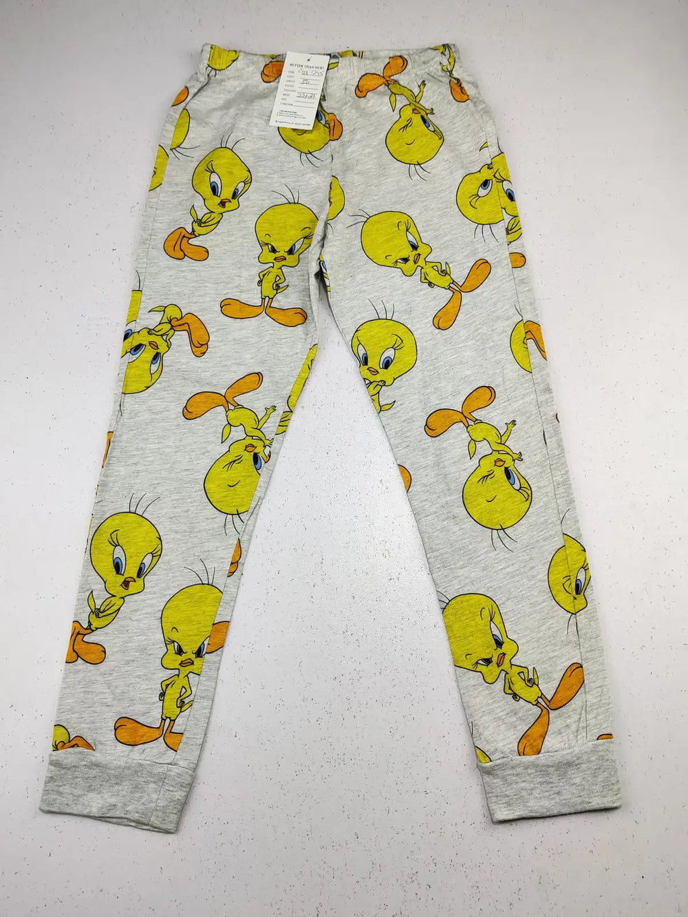 Buy online pre-used pre-loved 100% authentic & Original branded Looney Tunes (GB-1245) available in Pakistan. Top international brands avilable.