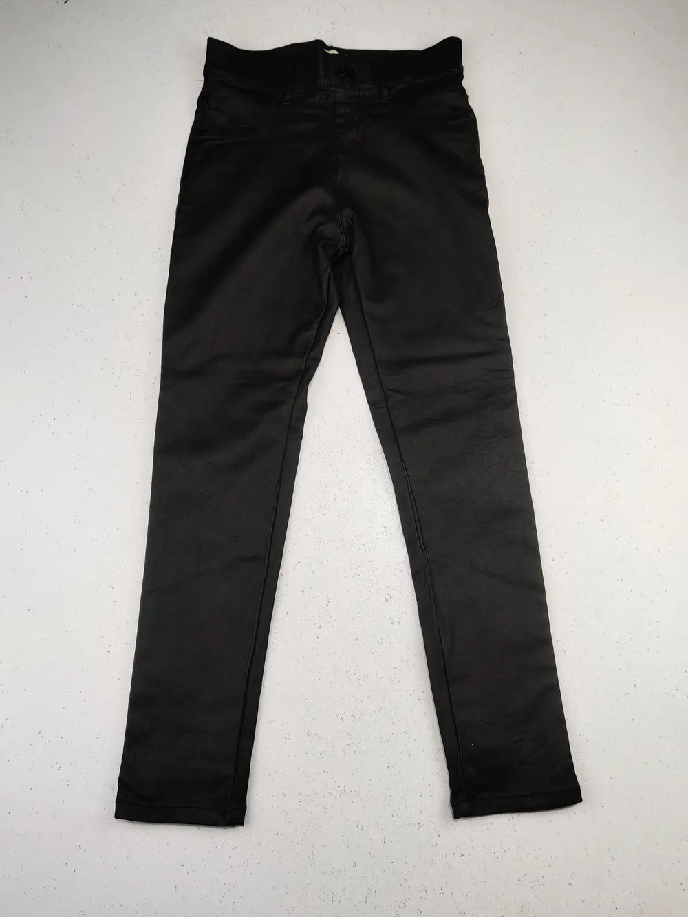 Buy online pre-used pre-loved 100% authentic & Original branded F&F (GB-1262) available in Pakistan. Top international brands avilable.