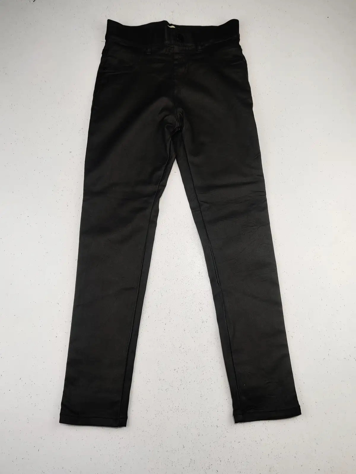 Buy online pre-used pre-loved 100% authentic & Original branded F&F (GB-1262) available in Pakistan. Top international brands avilable.