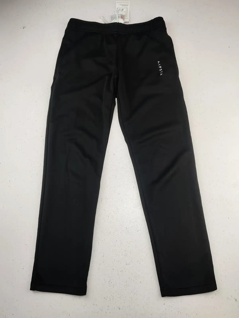 Buy online pre-used pre-loved 100% authentic & Original branded Decathlon (GB-1359) available in Pakistan. Top international brands avilable.