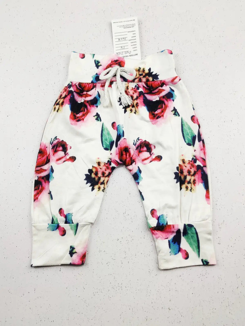Buy online pre-used pre-loved 100% authentic & Original branded Unknown Brand (GB-1416) available in Pakistan. Top international brands avilable.