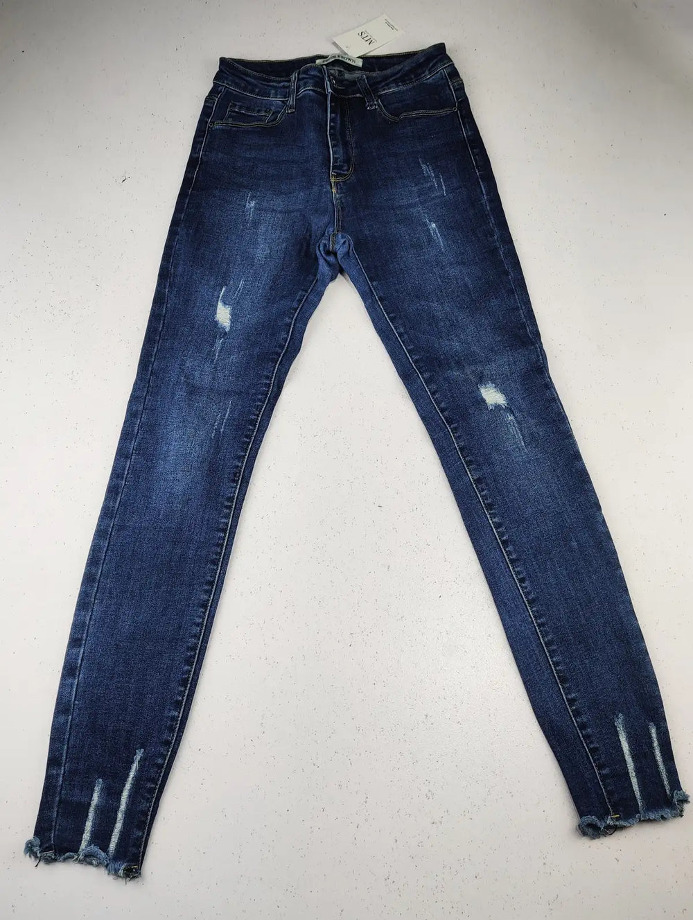 Buy online pre-used pre-loved 100% authentic & Original branded Estee Brown (GB-1663) available in Pakistan. Top international brands avilable.