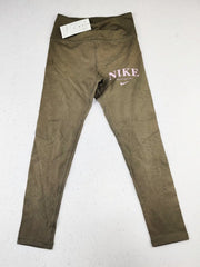 Buy online pre-used pre-loved 100% authentic & Original branded Nike (GB-1703) available in Pakistan. Top international brands avilable.
