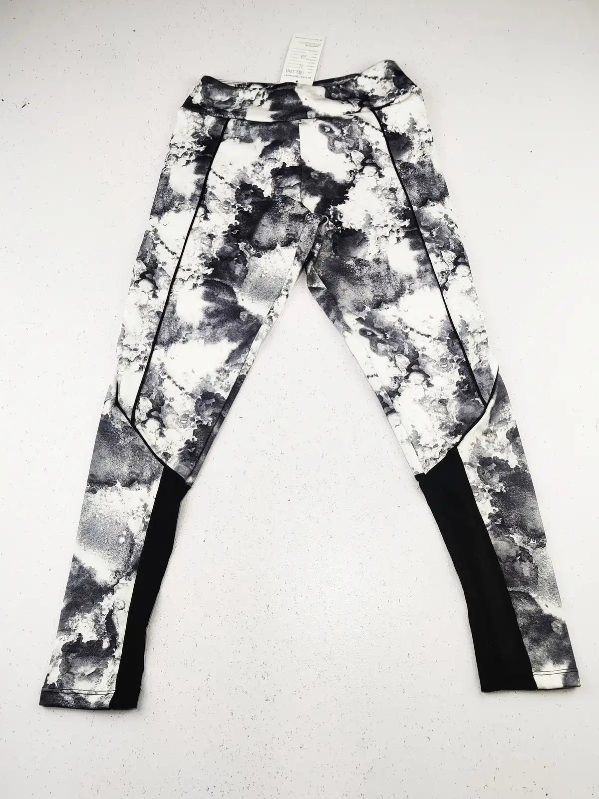 Buy online pre-used pre-loved 100% authentic & Original branded Zara (GB-1704) available in Pakistan. Top international brands avilable.