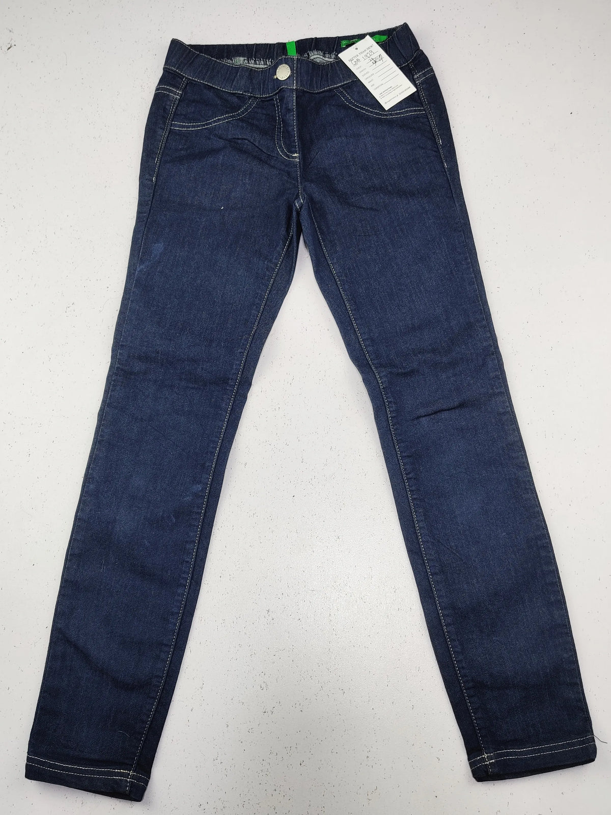 Buy online pre-used pre-loved 100% authentic & Original branded United Colors (GB-1929) available in Pakistan. Top international brands avilable.