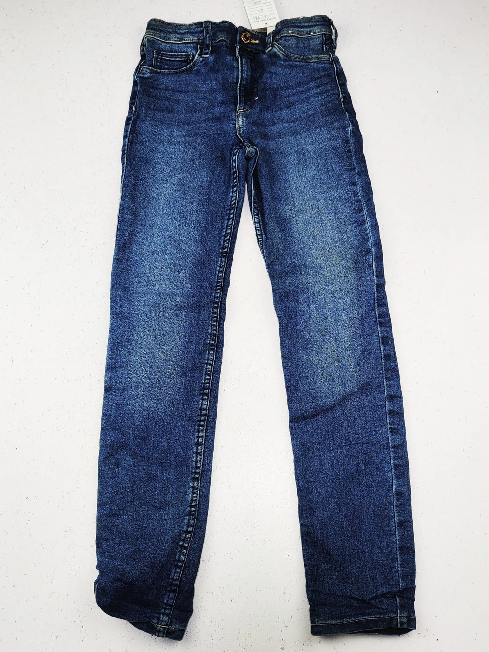 Buy online pre-used pre-loved 100% authentic & Original branded Skinny Fit & Denim (GB-1976) available in Pakistan. Top international brands avilable.