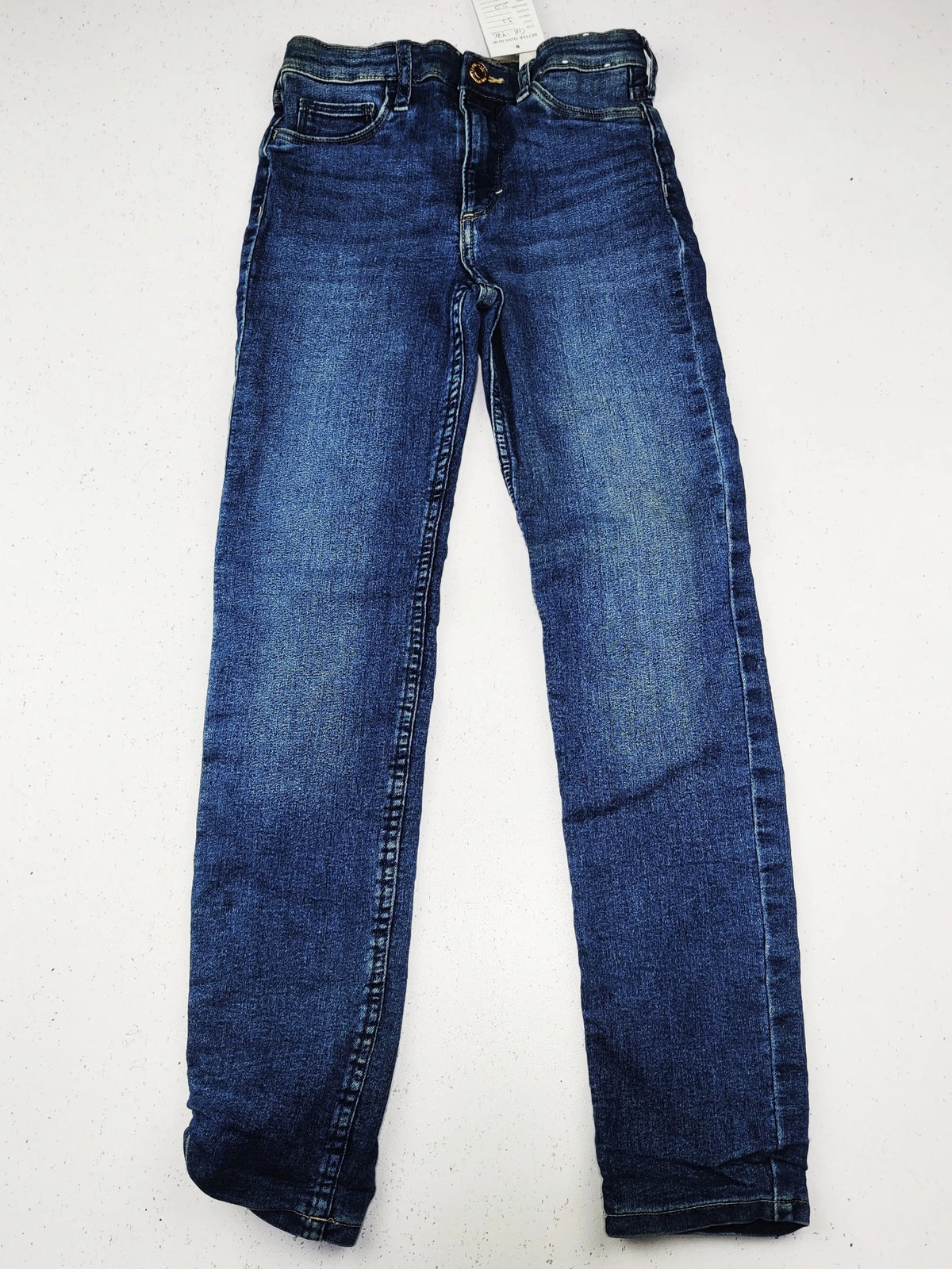 Buy online pre-used pre-loved 100% authentic & Original branded Skinny Fit & Denim (GB-1976) available in Pakistan. Top international brands avilable.