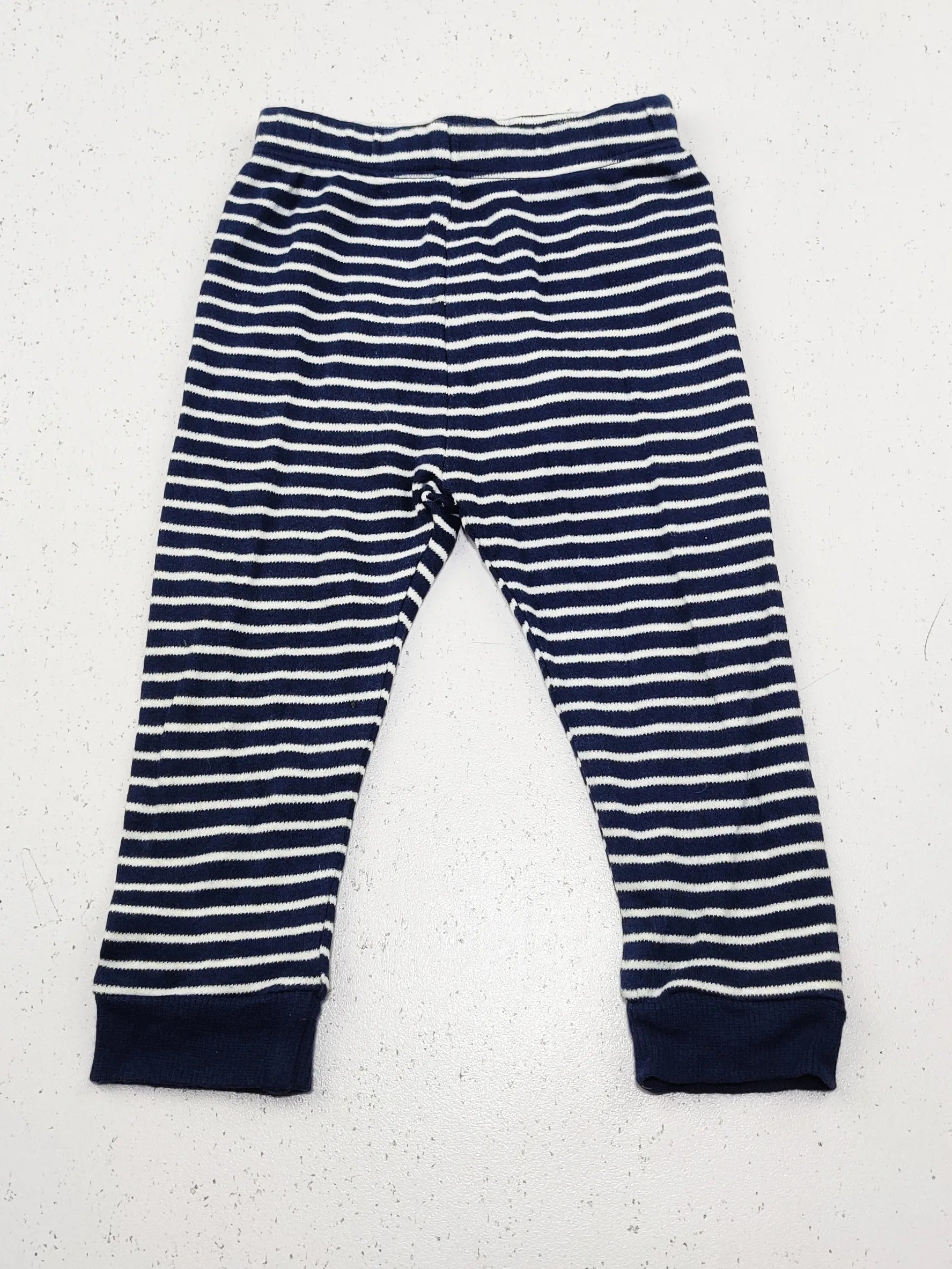 Buy online pre-used pre-loved 100% authentic & Original branded Lewis (GB-1986) available in Pakistan. Top international brands avilable.
