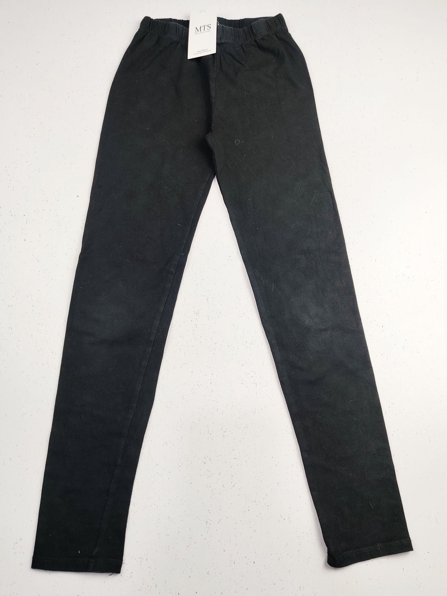 Buy online pre-used pre-loved 100% authentic & Original branded Gap (GB-551) available in Pakistan. Top international brands avilable.