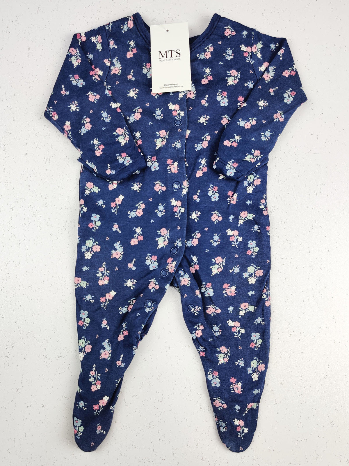 Buy online pre-used pre-loved 100% authentic & Original branded Unknown Brand (GST-1294) available in Pakistan. Top international brands avilable.