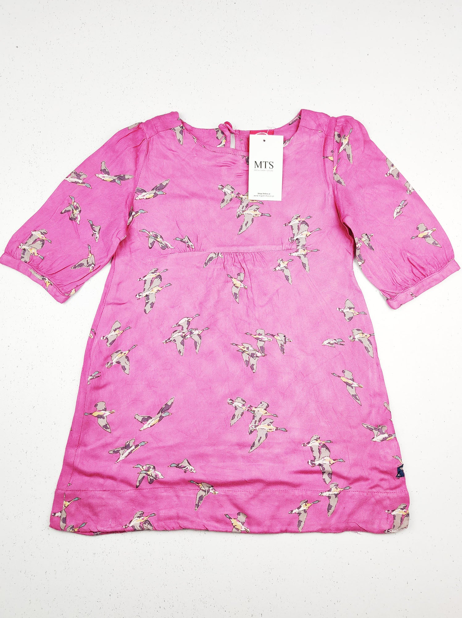 Buy online pre-used pre-loved 100% authentic & Original branded Joules (GST-1669) available in Pakistan. Top international brands avilable.