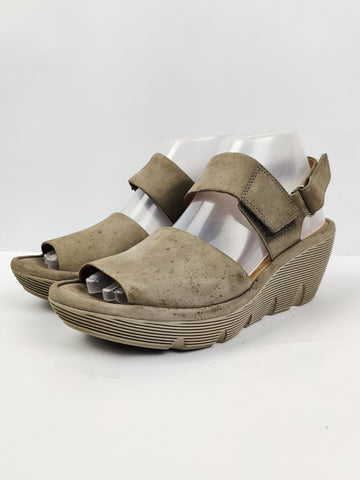 Clarks (H-119)