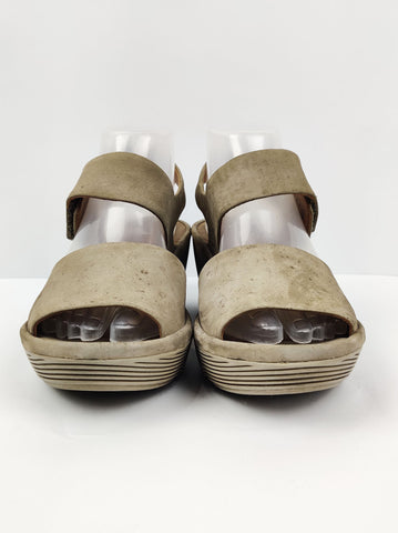 Clarks (H-119)