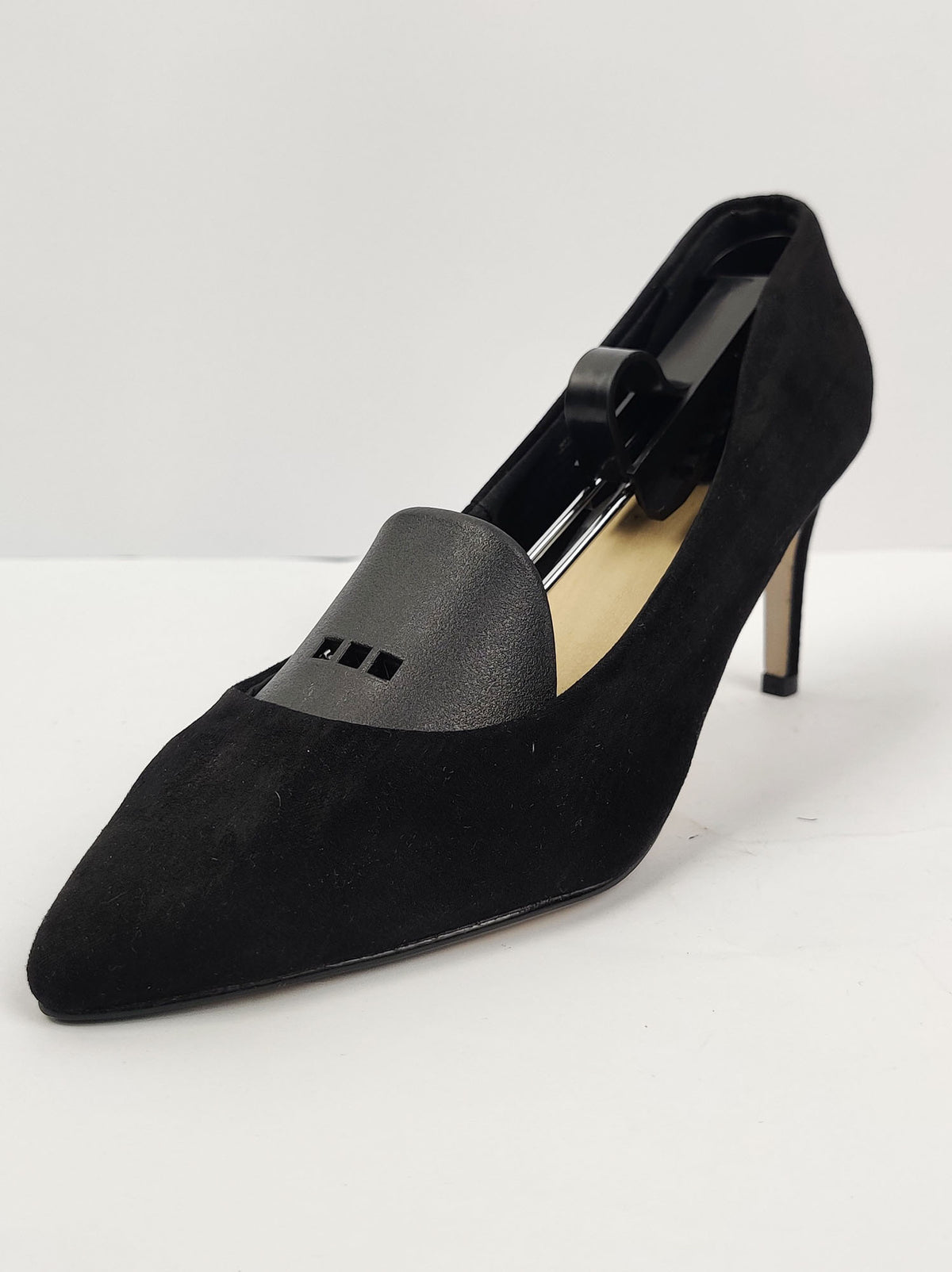 Buy online pre-used pre-loved 100% authentic & Original branded Reserved (H-132) available in Pakistan. Top international brands avilable.
