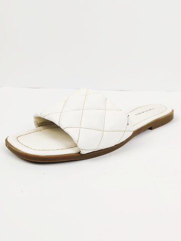 Buy online pre-used pre-loved 100% authentic & Original branded Tahari (H-14) available in Pakistan. Top international brands avilable.