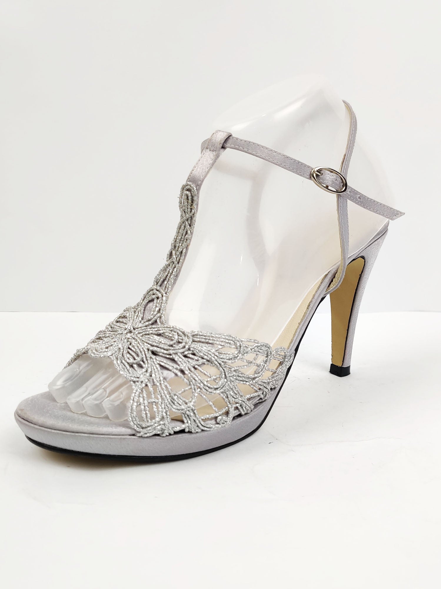 Buy online pre-used pre-loved 100% authentic & Original branded Angel Alarcon (H-166) available in Pakistan. Top international brands avilable.