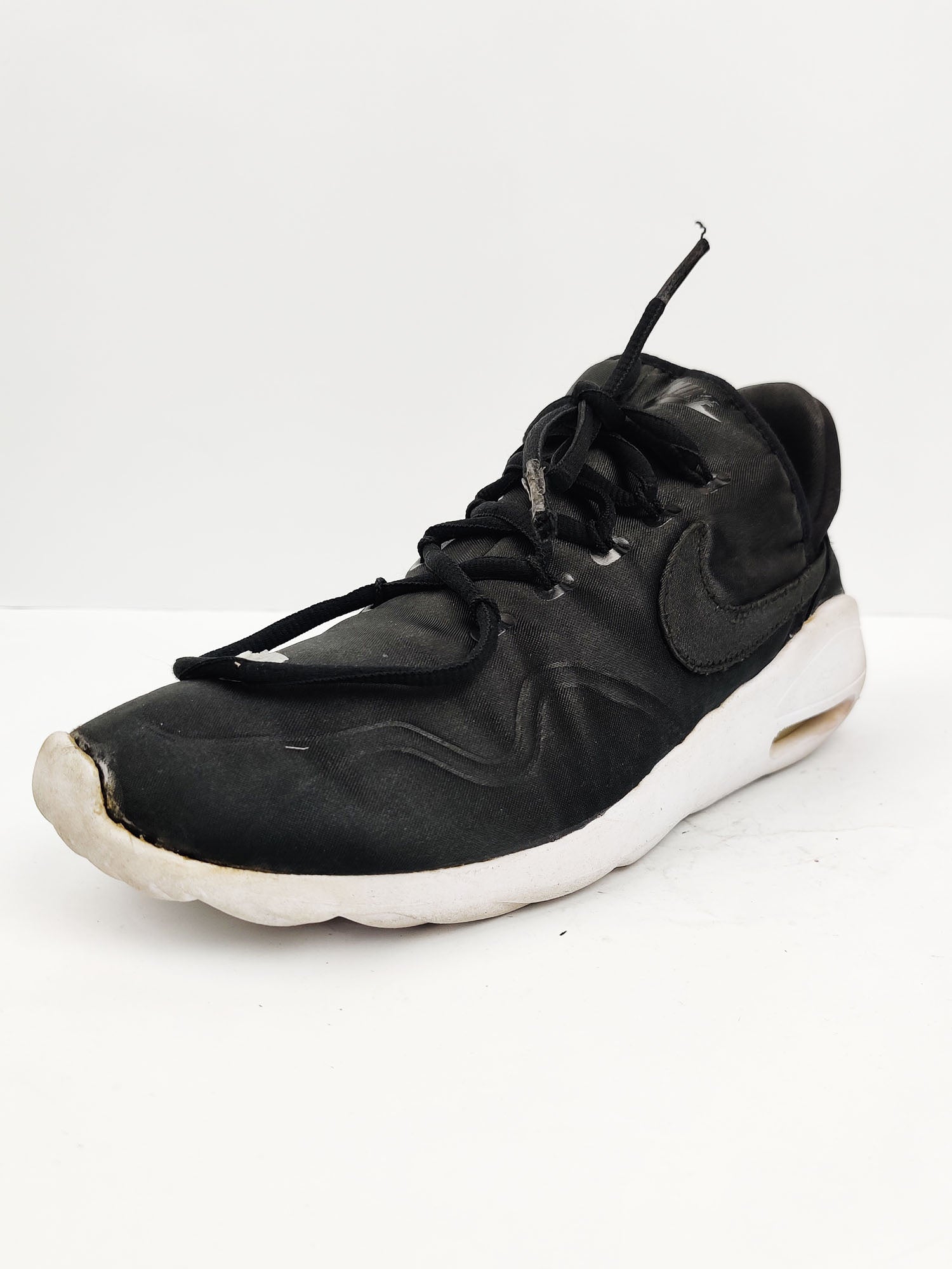Buy online pre-used pre-loved 100% authentic & Original branded Nike (H-188) available in Pakistan. Top international brands avilable.