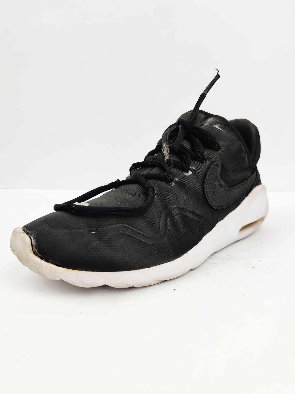 Buy online pre-used pre-loved 100% authentic & Original branded Nike (H-188) available in Pakistan. Top international brands avilable.