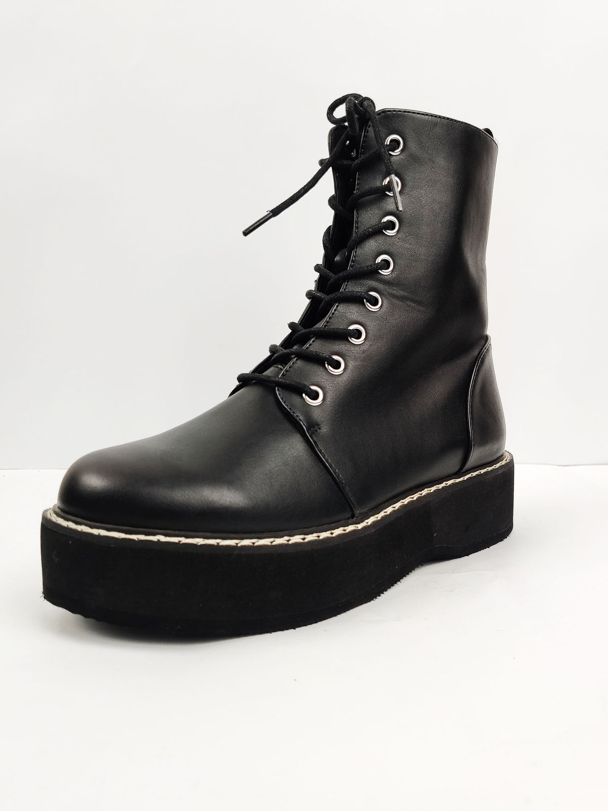 Buy online pre-used pre-loved 100% authentic & Original branded Asos (H-209) available in Pakistan. Top international brands avilable.