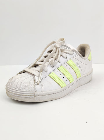 Buy online pre-used pre-loved 100% authentic & Original branded Adidas (H-211) available in Pakistan. Top international brands avilable.