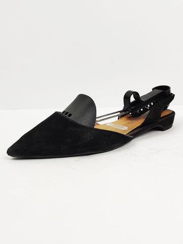 Buy online pre-used pre-loved 100% authentic & Original branded Christian Siriano (H-221) available in Pakistan. Top international brands avilable.