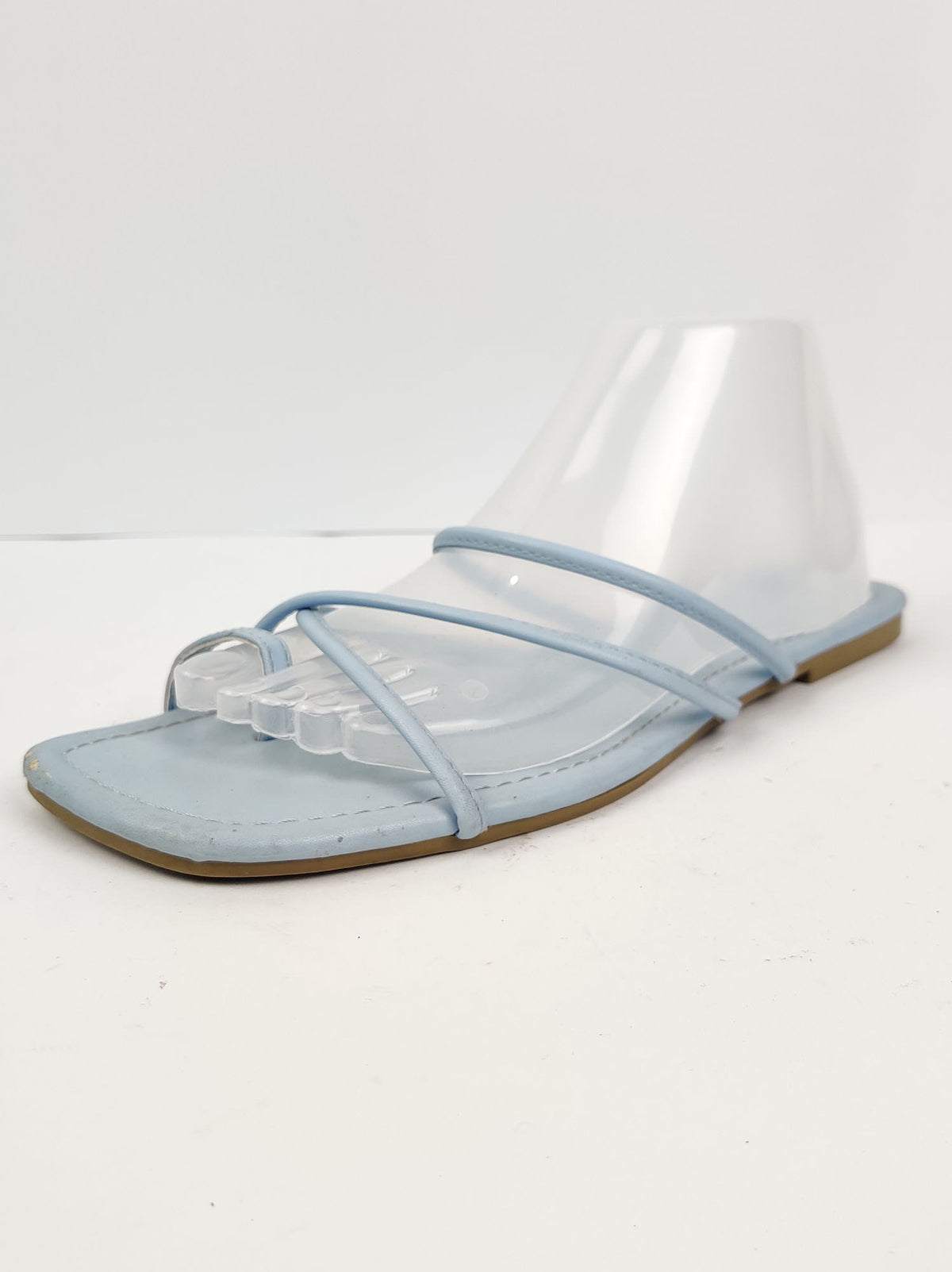 Buy online pre-used pre-loved 100% authentic & Original branded Jenny Fairy (H-34) available in Pakistan. Top international brands avilable.