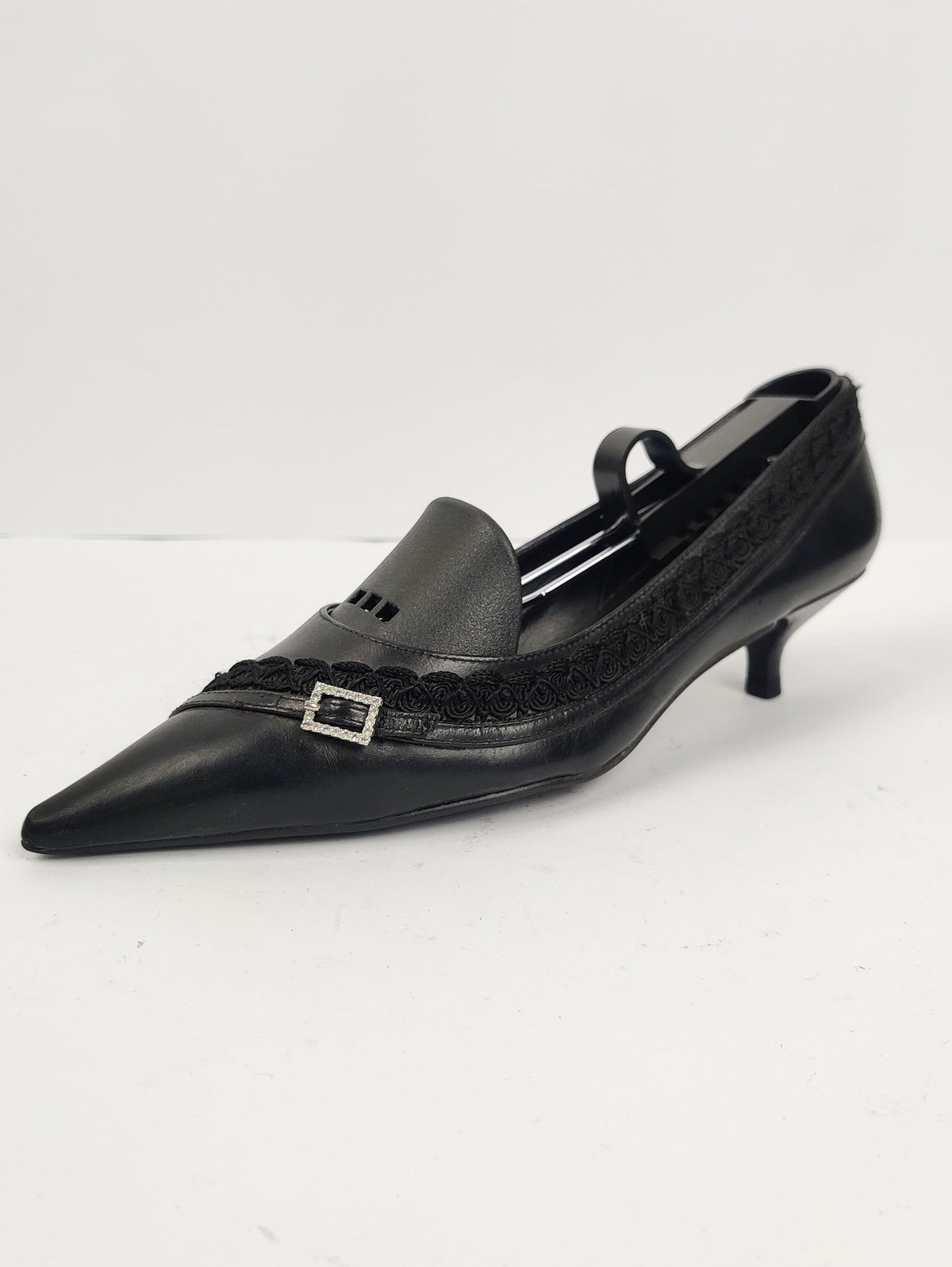 Buy online pre-used pre-loved 100% authentic & Original branded Dumond (H-35) available in Pakistan. Top international brands avilable.