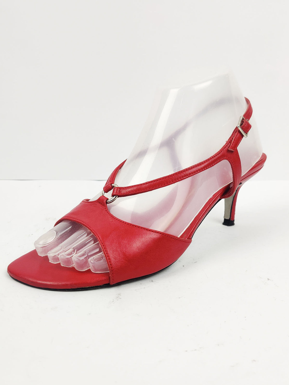 Buy online pre-used pre-loved 100% authentic & Original branded Dansi Chio (H-56) available in Pakistan. Top international brands avilable.