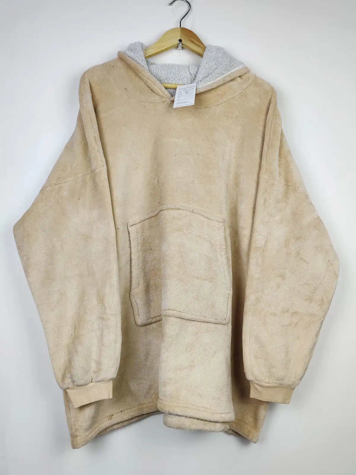 Buy online pre-used pre-loved 100% authentic & Original branded Unknown Brand (HH-105) available in Pakistan. Top international brands avilable.