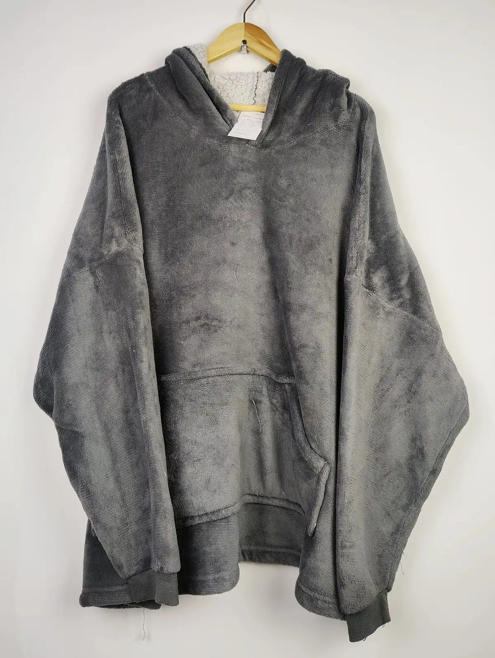 Buy online pre-used pre-loved 100% authentic & Original branded Unknown Brand (HH-110) available in Pakistan. Top international brands avilable.