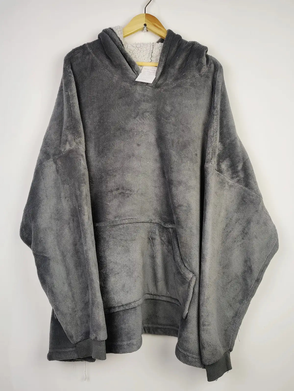 Buy online pre-used pre-loved 100% authentic & Original branded Unknown Brand (HH-110) available in Pakistan. Top international brands avilable.