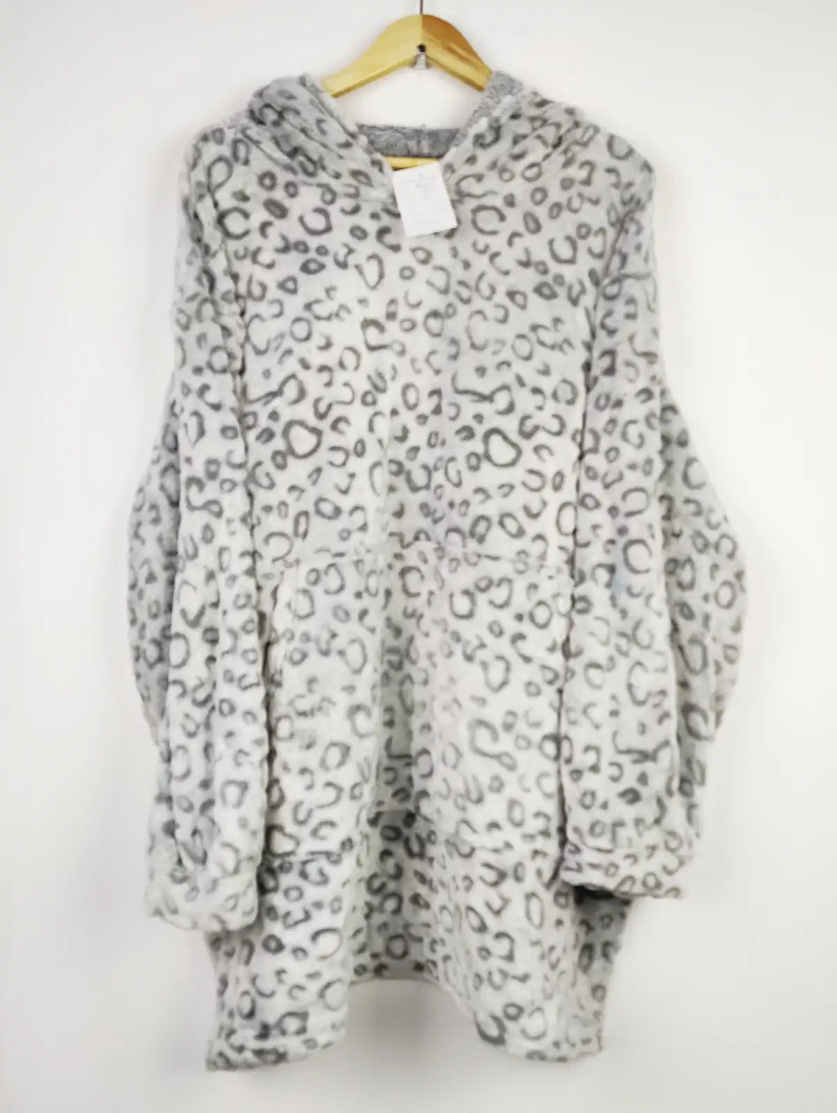 Buy online pre-used pre-loved 100% authentic & Original branded Boohoo (HH-127) available in Pakistan. Top international brands avilable.