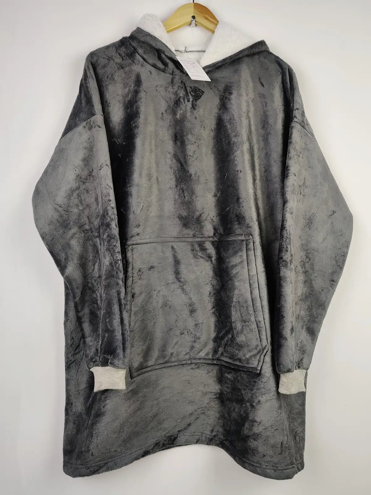Buy online pre-used pre-loved 100% authentic & Original branded Unknown Brand (HH-128) available in Pakistan. Top international brands avilable.