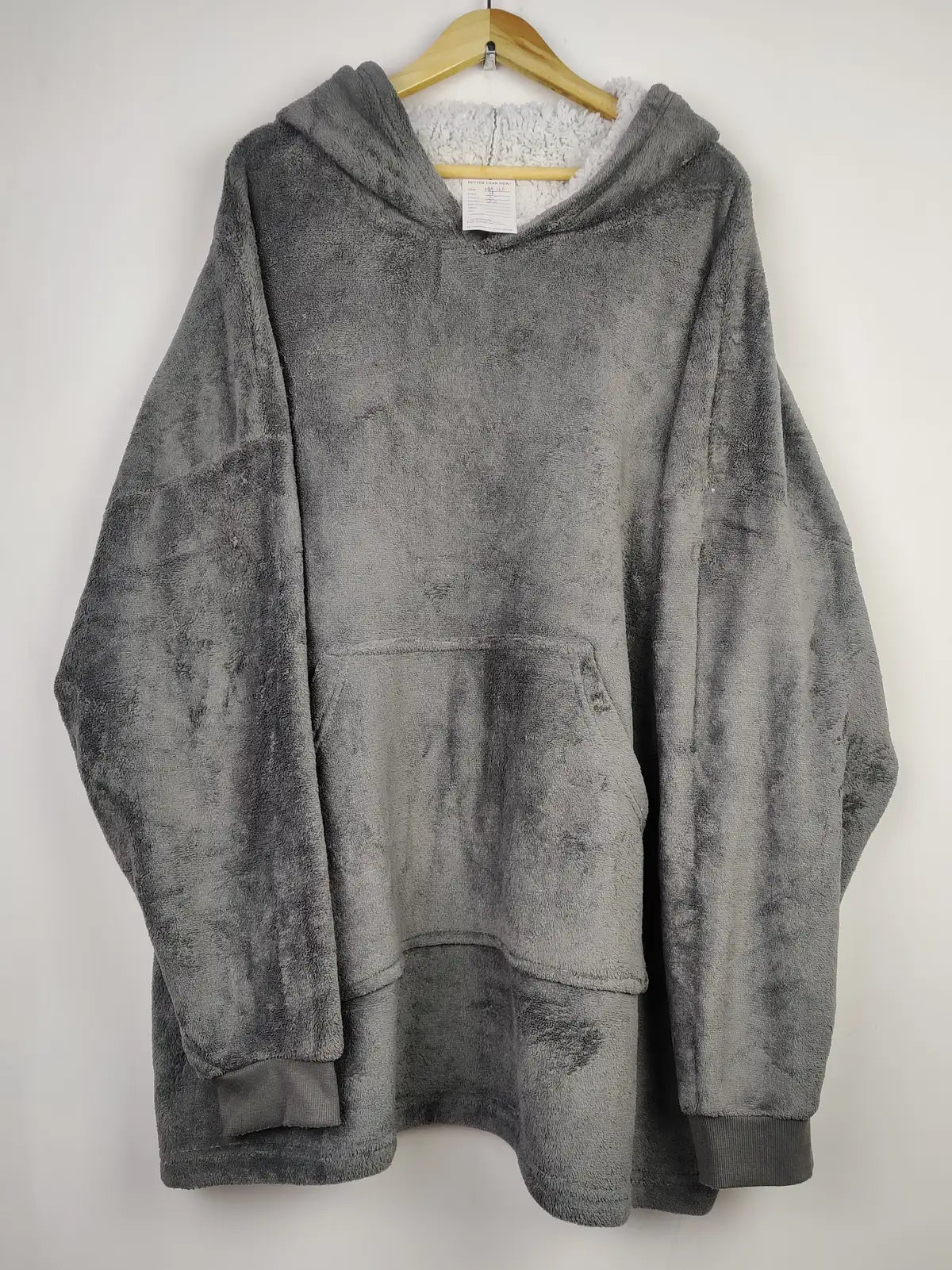 Buy online pre-used pre-loved 100% authentic & Original branded Unknown Brand (HH-166) available in Pakistan. Top international brands avilable.