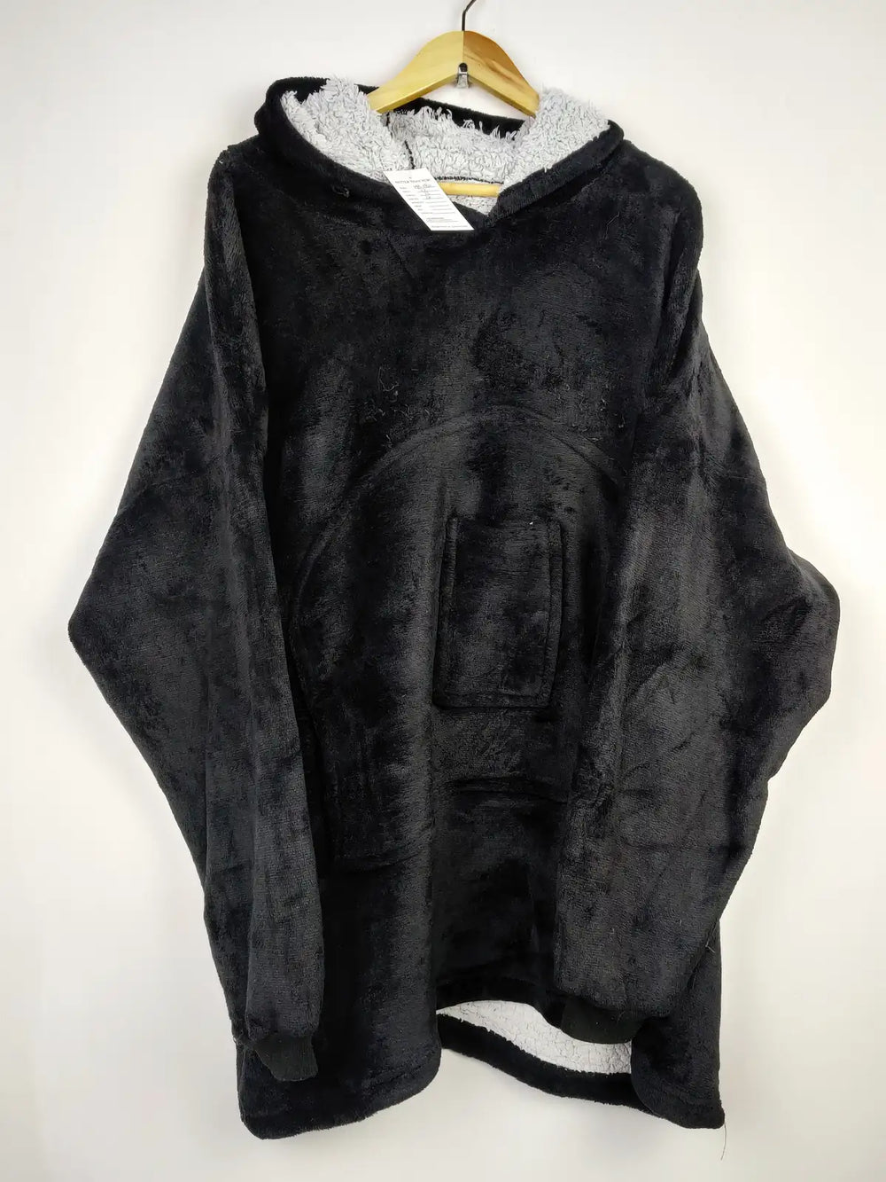 Buy online pre-used pre-loved 100% authentic & Original branded Unknown Brand (HH-180) available in Pakistan. Top international brands avilable.