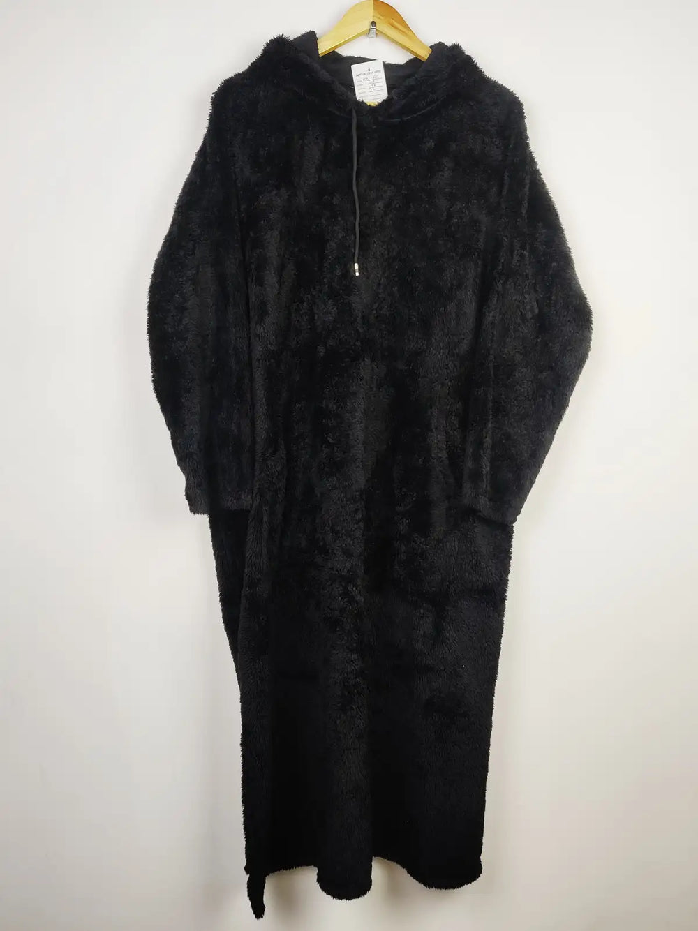 Buy online pre-used pre-loved 100% authentic & Original branded Unknown Brand (HH-196) available in Pakistan. Top international brands avilable.