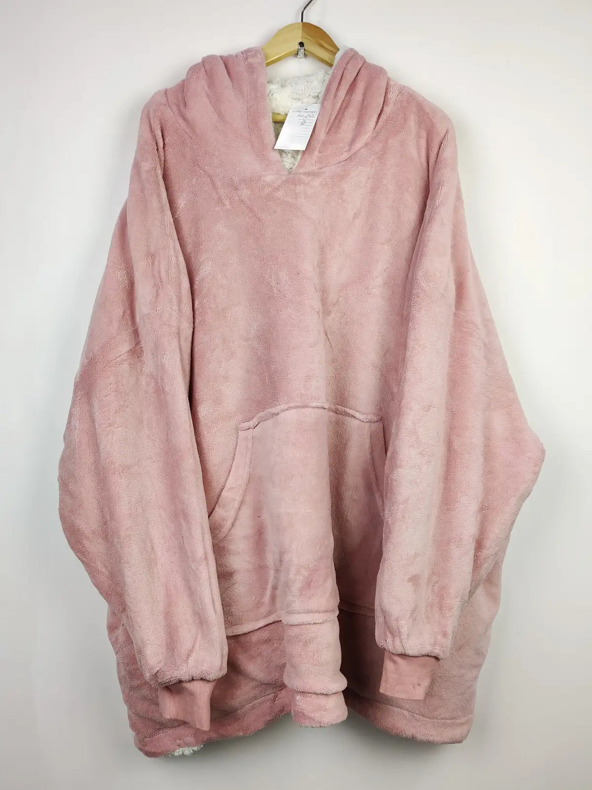 Buy online pre-used pre-loved 100% authentic & Original branded Unknown Brand (HH-253) available in Pakistan. Top international brands avilable.
