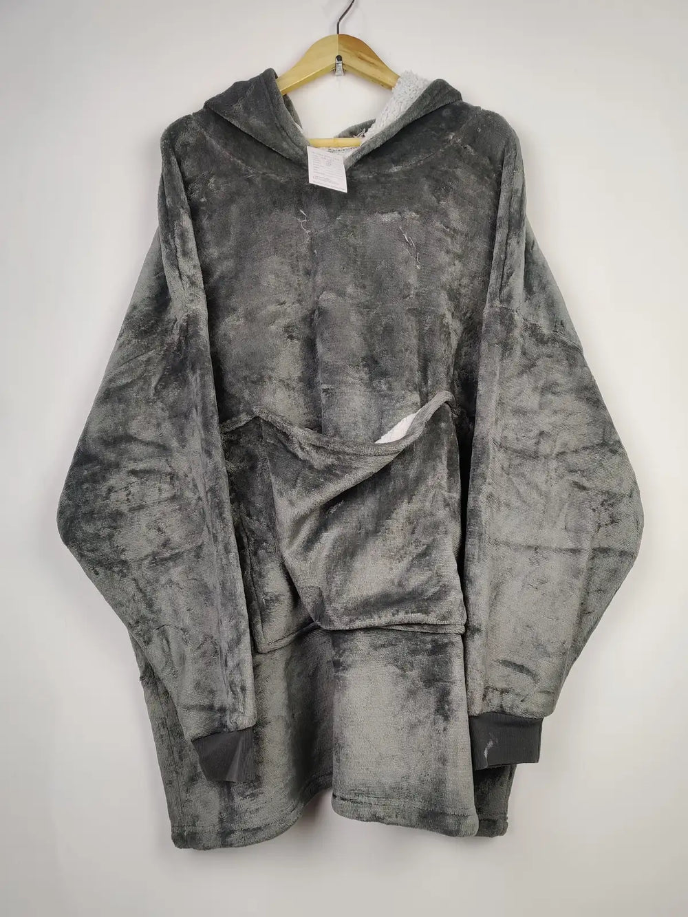 Buy online pre-used pre-loved 100% authentic & Original branded Unknown Brand (HH-32) available in Pakistan. Top international brands avilable.
