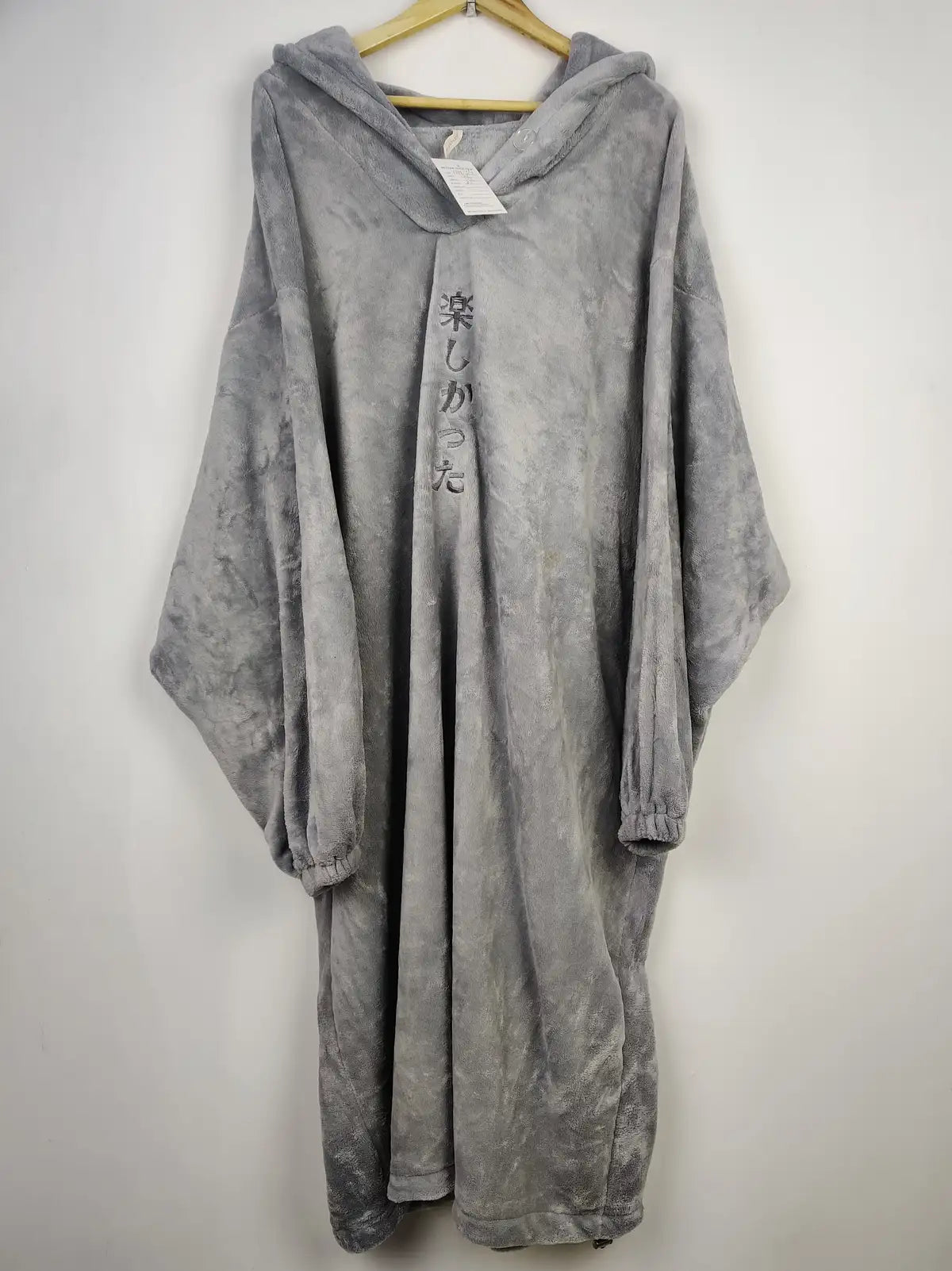 Buy online pre-used pre-loved 100% authentic & Original branded Fashion (HH-34) available in Pakistan. Top international brands avilable.