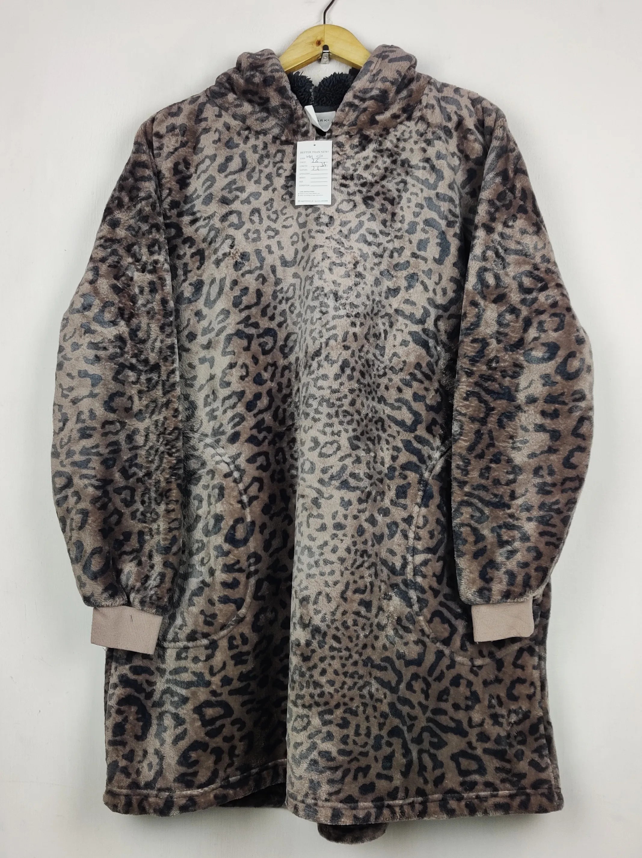 Buy online pre-used pre-loved 100% authentic & Original branded Primark (HH-510) available in Pakistan. Top international brands avilable.