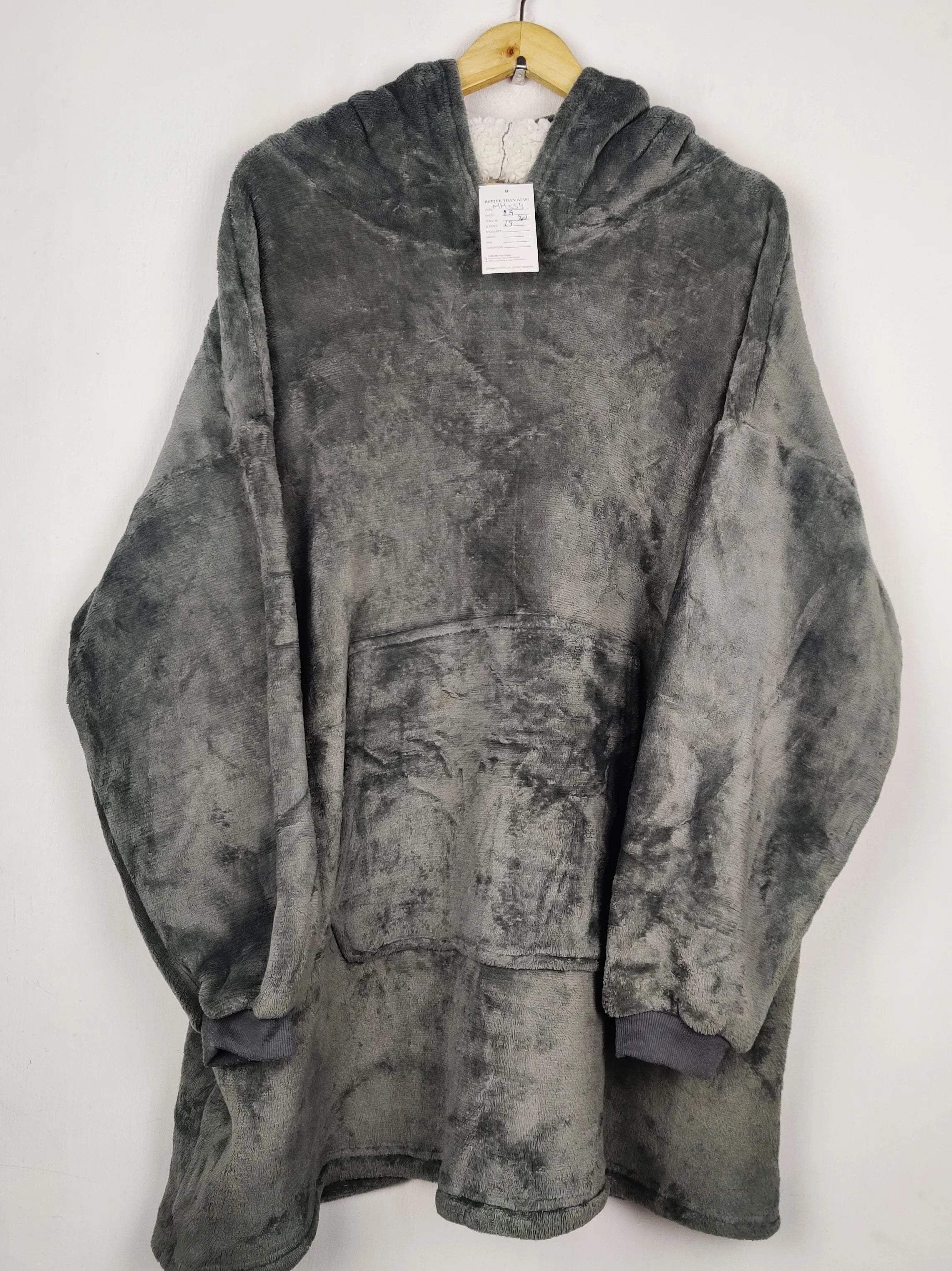 Buy online pre-used pre-loved 100% authentic & Original branded Unknown Brand (HH-554) available in Pakistan. Top international brands avilable.