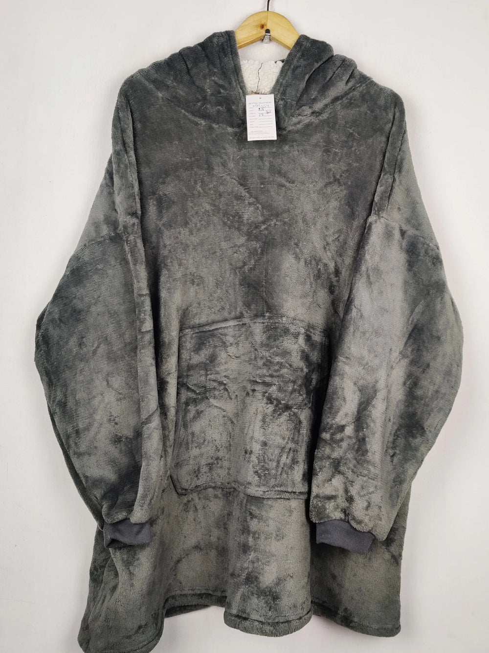 Buy online pre-used pre-loved 100% authentic & Original branded Unknown Brand (HH-554) available in Pakistan. Top international brands avilable.
