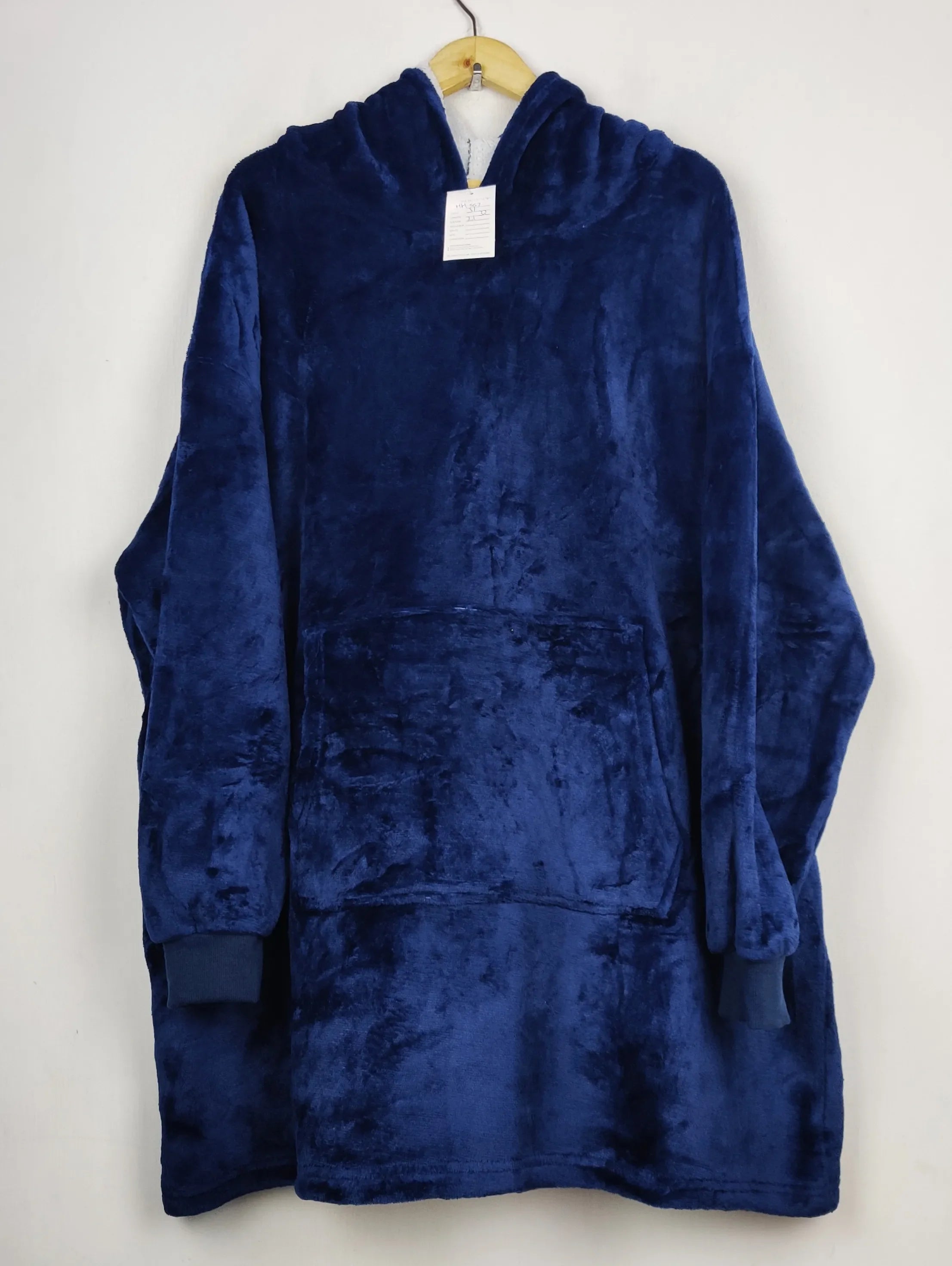 Buy online pre-used pre-loved 100% authentic & Original branded Unknown Brand (HH-557) available in Pakistan. Top international brands avilable.