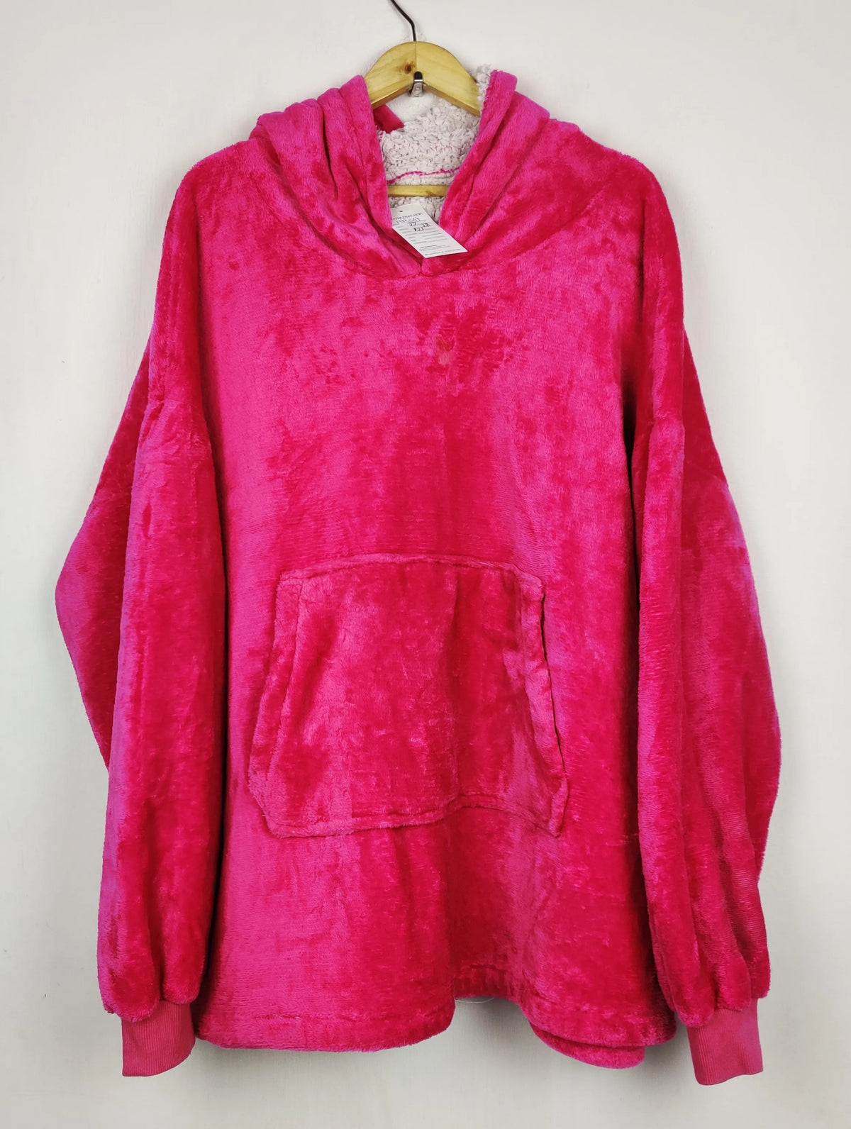 Buy online pre-used pre-loved 100% authentic & Original branded Unknown Brand (HH-564) available in Pakistan. Top international brands avilable.