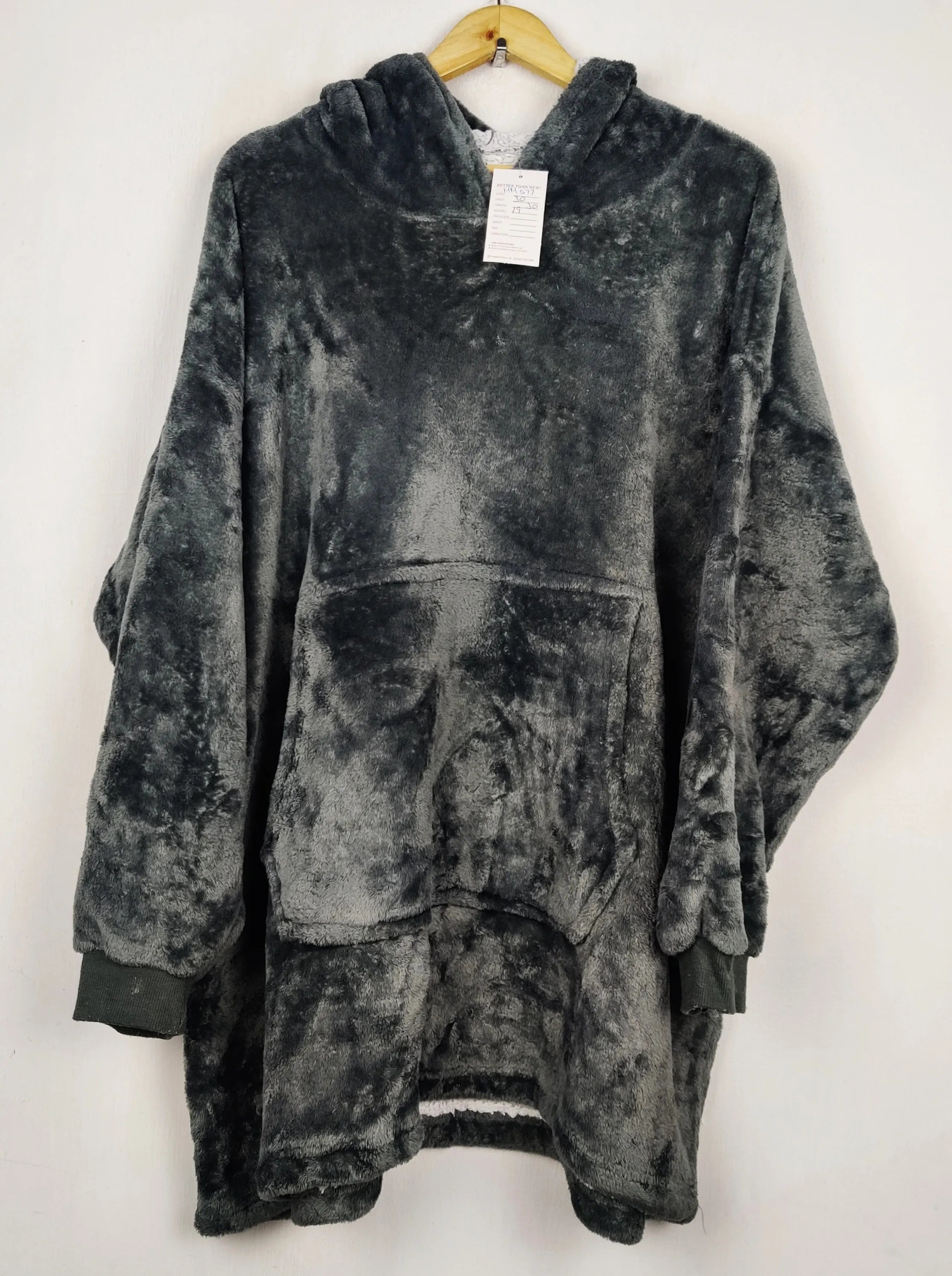Buy online pre-used pre-loved 100% authentic & Original branded Unknown Brand (HH-577) available in Pakistan. Top international brands avilable.