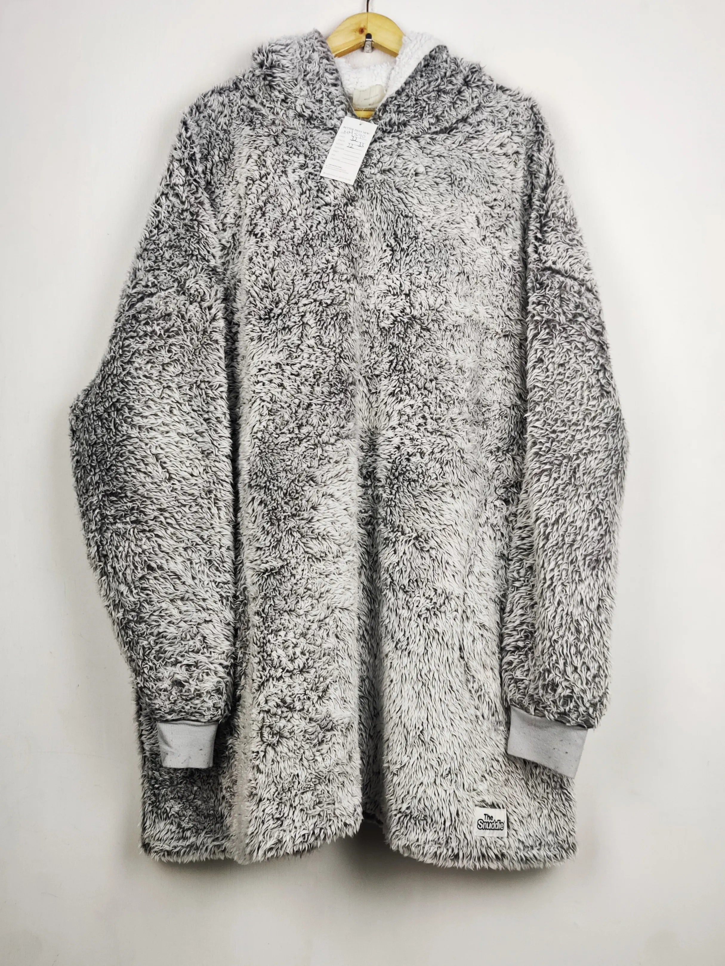 Buy online pre-used pre-loved 100% authentic & Original branded Primark (HH-590) available in Pakistan. Top international brands avilable.