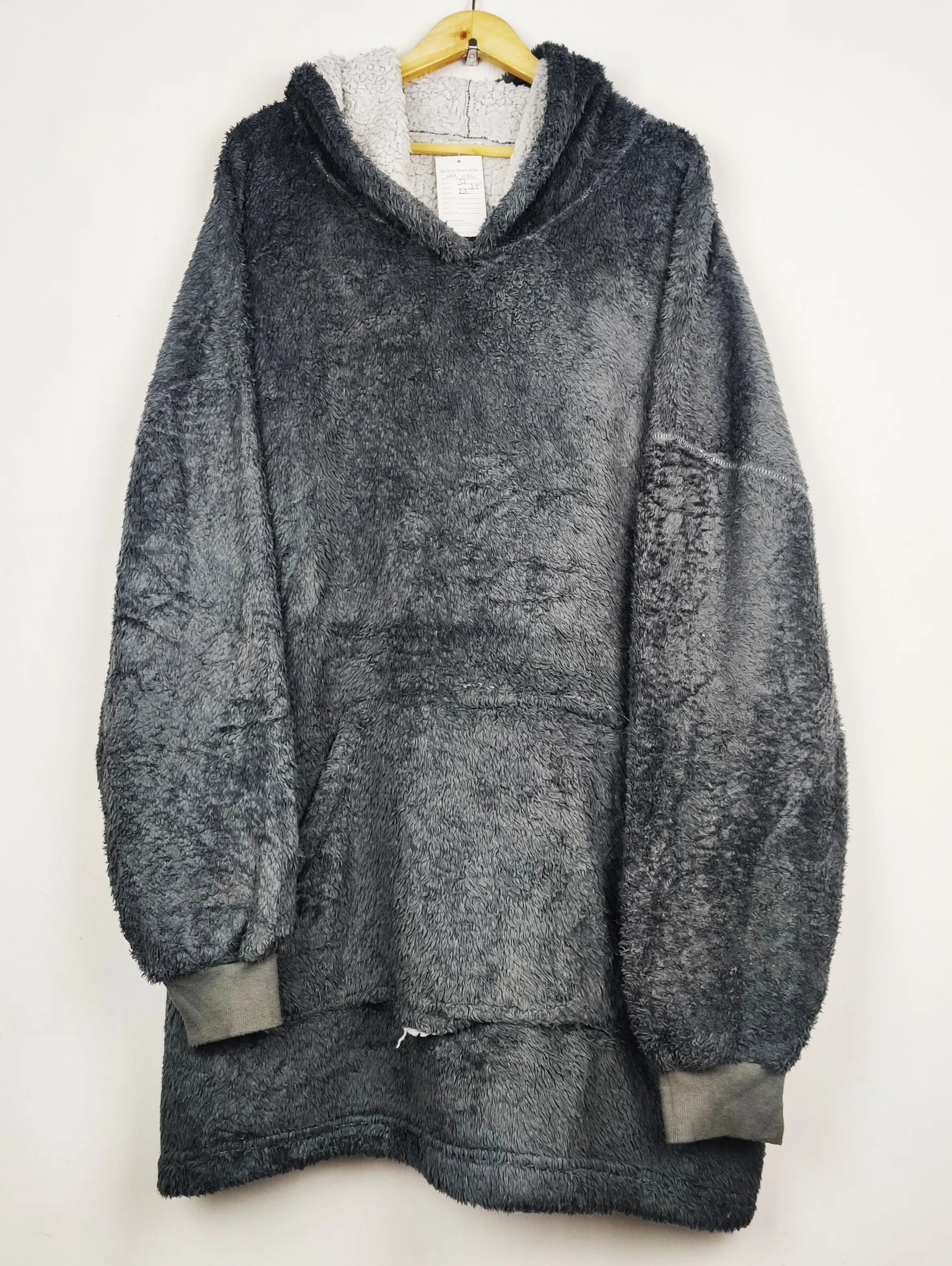 Buy online pre-used pre-loved 100% authentic & Original branded Ohs (HH-594) available in Pakistan. Top international brands avilable.