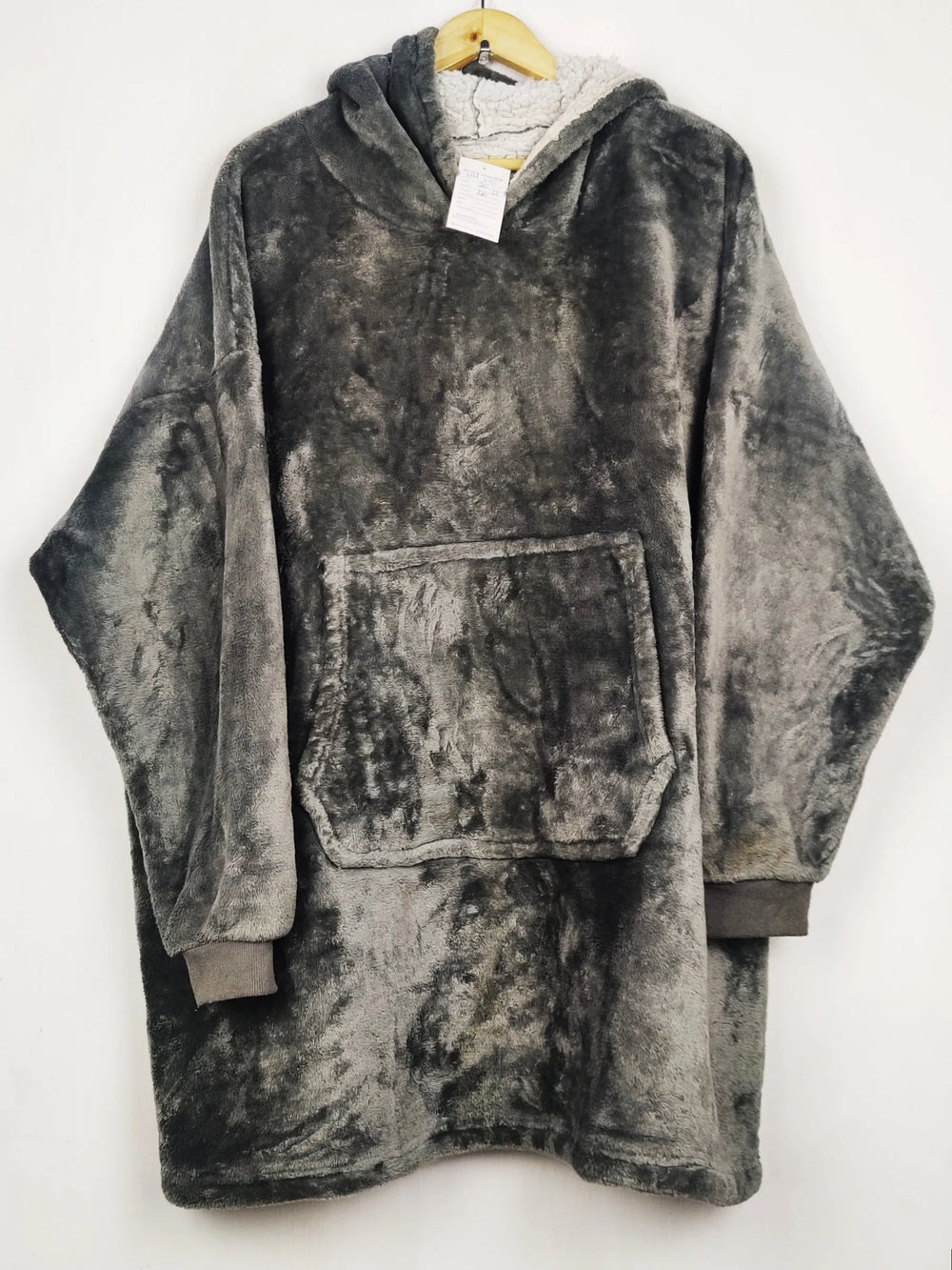 Buy online pre-used pre-loved 100% authentic & Original branded Unknown Brand (HH-642) available in Pakistan. Top international brands avilable.