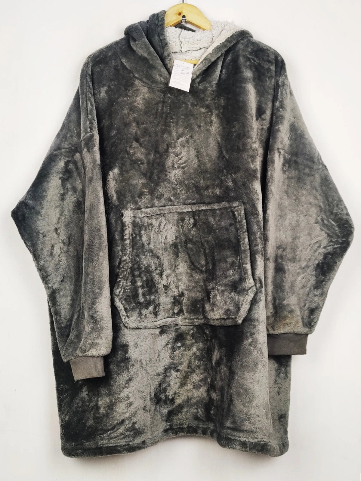 Buy online pre-used pre-loved 100% authentic & Original branded Unknown Brand (HH-642) available in Pakistan. Top international brands avilable.