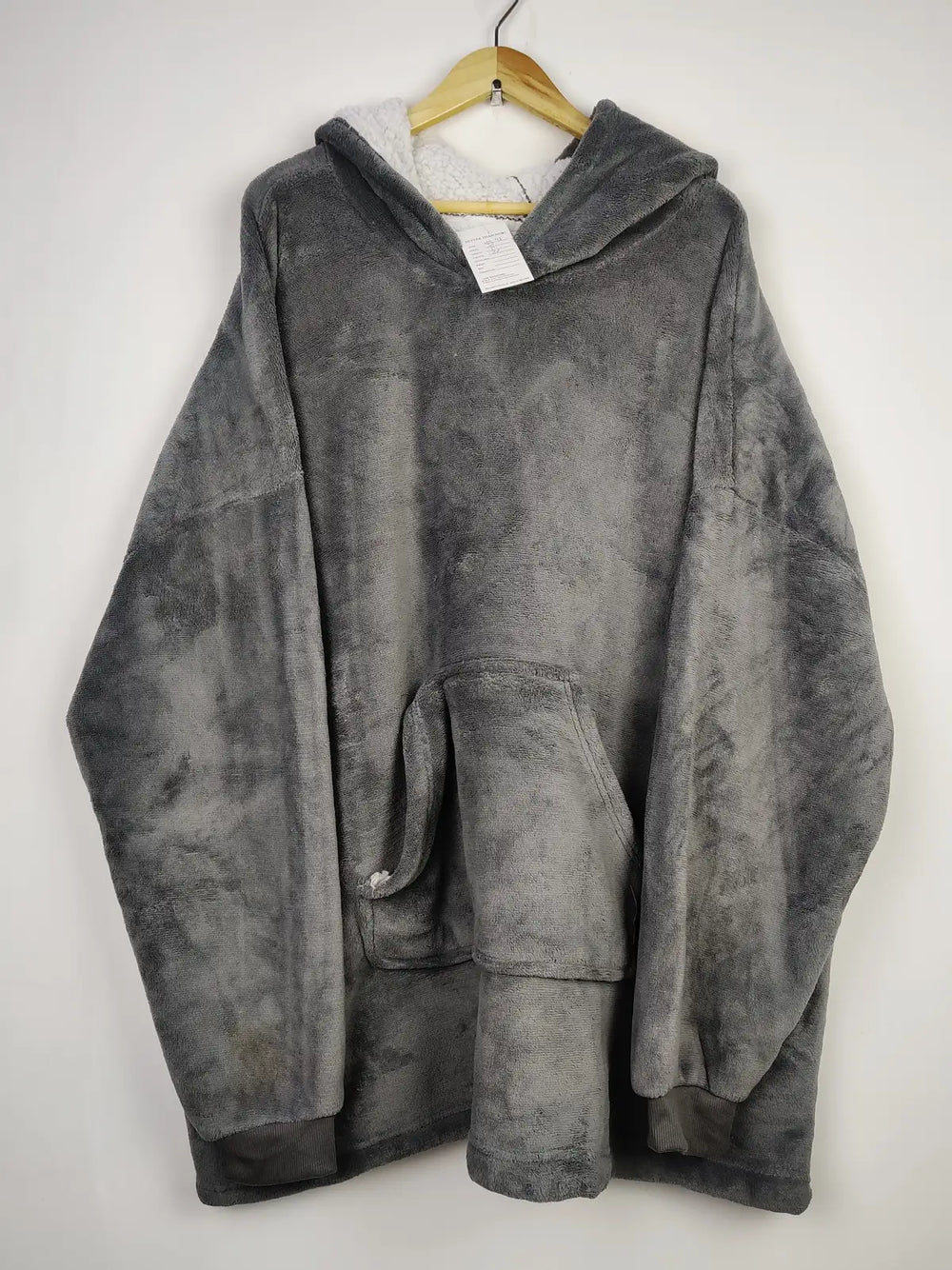 Buy online pre-used pre-loved 100% authentic & Original branded Unknown Brand (HH-93) available in Pakistan. Top international brands avilable.